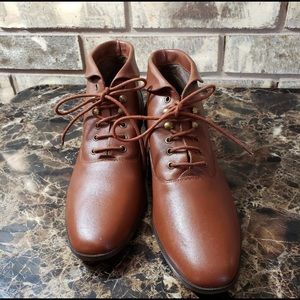 Vintage brown lace up boots
